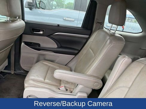 Used 2018 Toyota Highlander Limited Platinum FWD image 6