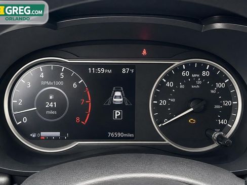 Used 2021 Nissan Versa SV FWD image 11