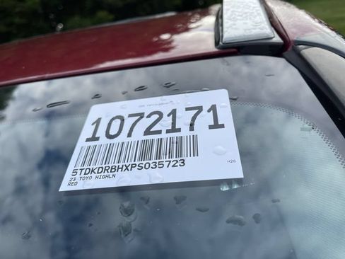 Used 2023 Toyota Highlander Platinum AWD/4WD image 10