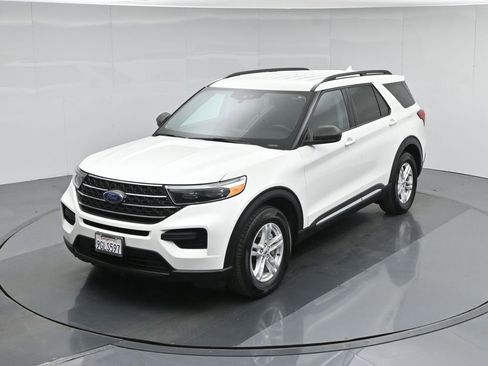 Used 2023 Ford Explorer XLT RWD image 39