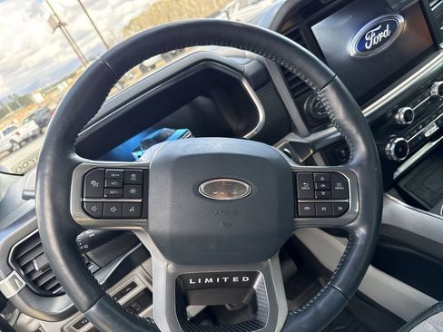 Used 2022 Ford F150 Limited image 21