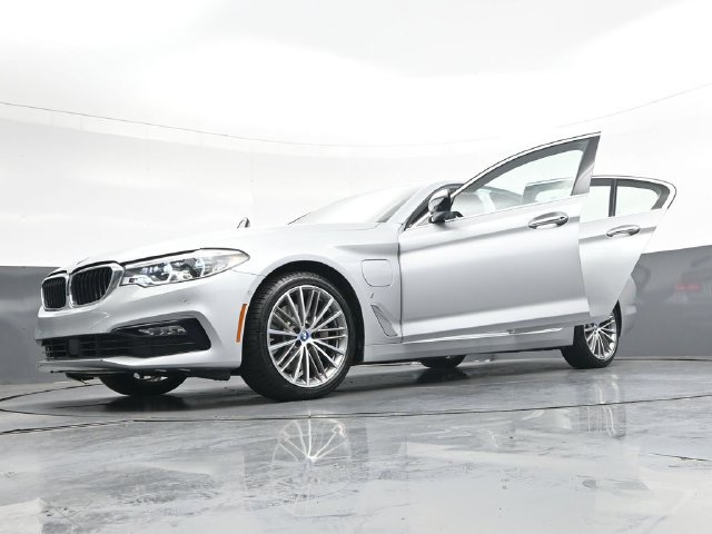 Used 2018 BMW 530e RWD image 43
