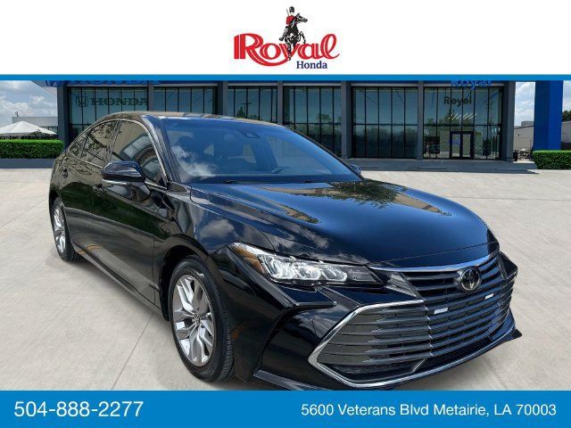 Used 2020 Toyota Avalon XLE FWD image 1