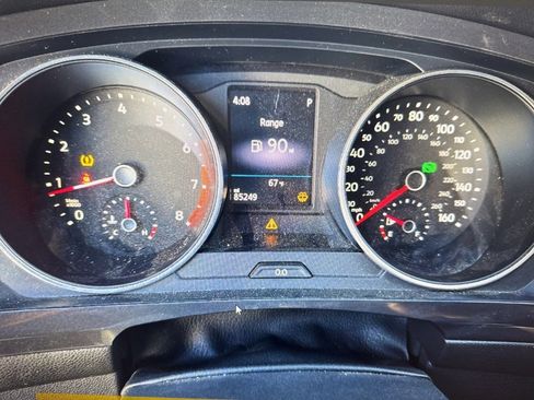 Used 2018 Volkswagen Tiguan S image 15