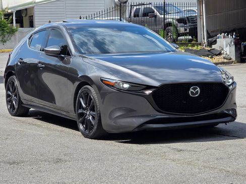 Used 2019 MAZDA MAZDA3 Hatchback w/ Premium Package FWD image 9