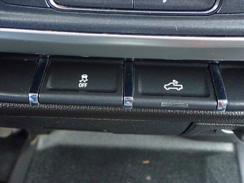 Used 2019 Chevrolet Silverado 2500 LT image 17