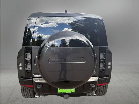 Used 2023 Land Rover Defender 110 V8 AWD/4WD image 4