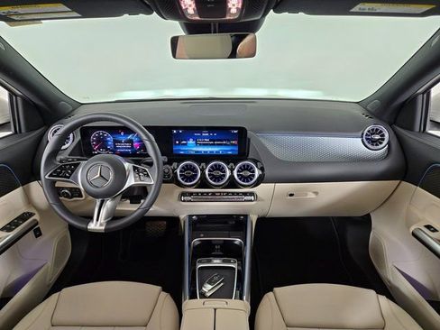 Certified 2025 Mercedes-Benz GLA 250 4MATIC image 19