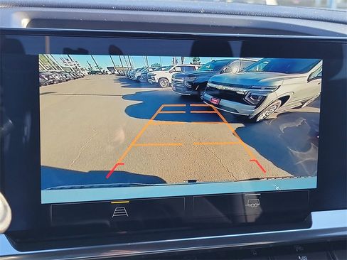 Used 2025 Chevrolet Silverado 1500 LT image 10