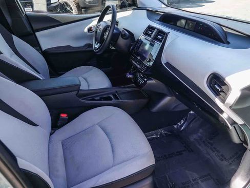 Used 2019 Toyota Prius LE image 14