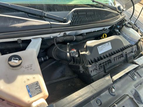 Used 2020 Chevrolet Express 2500 w/ Driver Convenience Package image 39
