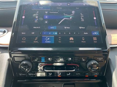 Used 2021 Jeep Grand Cherokee L Summit w/ Luxury Tech Group V AWD/4WD image 19