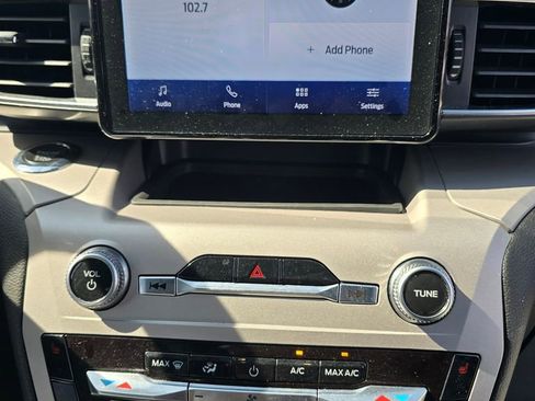 Certified 2023 Ford Explorer XLT w/ Equipment Group 202A AWD/4WD image 22
