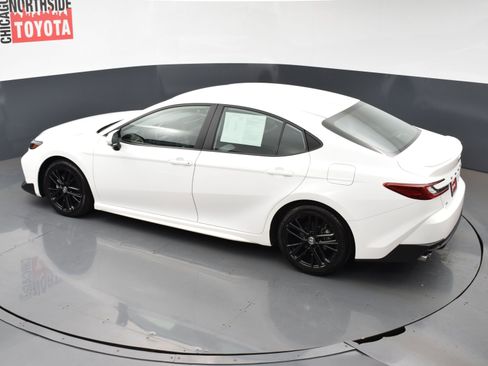 Used 2025 Toyota Camry SE w/ Convenience Package image 20