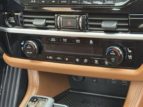 Used 2025 Nissan Pathfinder Platinum w/ Cargo Package image 15