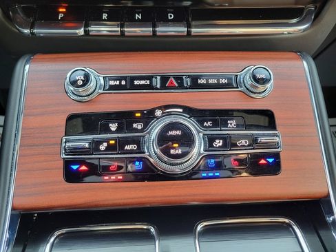 Certified 2024 Lincoln Aviator Reserve w/ Elements Package Plus image 8