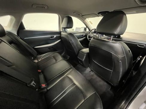 Used 2023 Hyundai Sonata SE FWD image 12