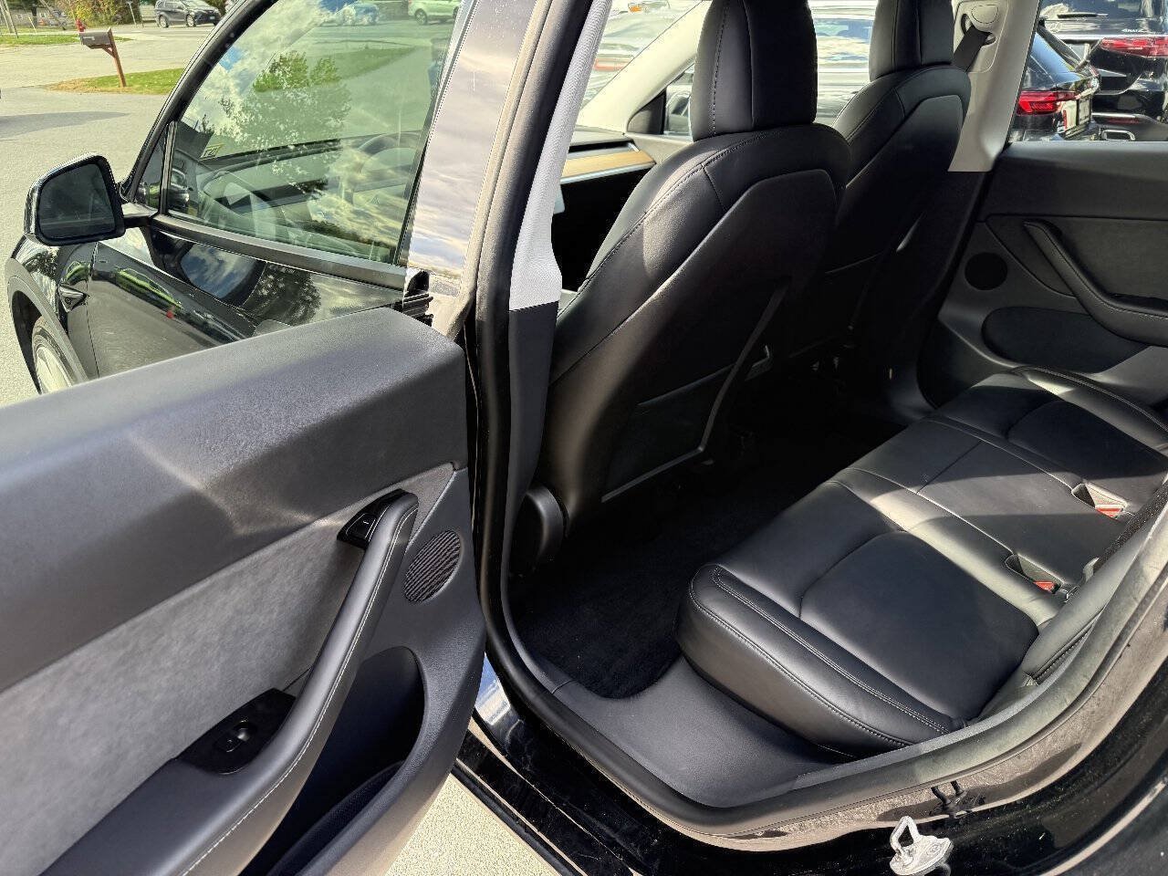 Used 2020 Tesla Model Y Long Range AWD/4WD image 15