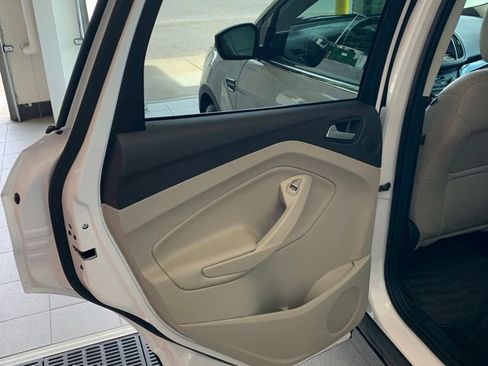 Used 2019 Ford Escape Titanium AWD/4WD image 7