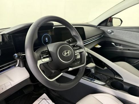 Used 2026 Hyundai Elantra Limited FWD image 7