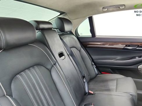 Used 2019 Genesis G90 3.3T Premium RWD image 25