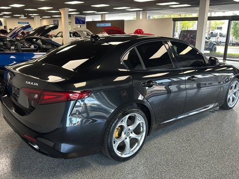 Used 2018 Alfa Romeo Giulia Ti Sport w/ Quick Order Package 22S Sport AWD/4WD image 5