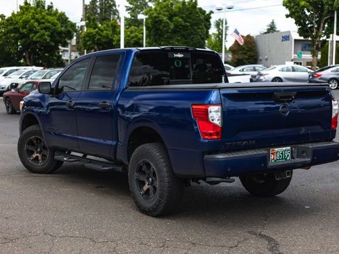 Used 2021 Nissan Titan SV w/ SV Convenience Package AWD/4WD image 5