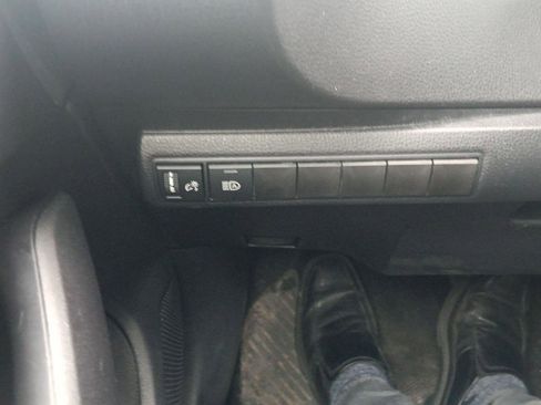 Used 2025 Toyota Corolla LE image 19