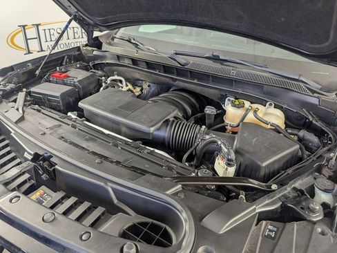 Used 2023 Chevrolet Suburban RST w/ Sport Performance Package image 38