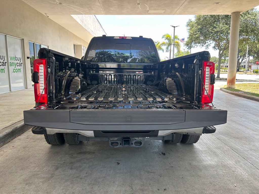 Used 2025 Ford F350 Lariat w/ Lariat Ultimate Package AWD/4WD image 37