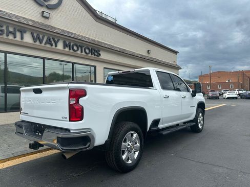 Used 2021 Chevrolet Silverado 2500 LTZ AWD/4WD image 3