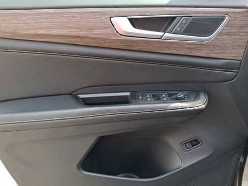 Certified 2024 Volkswagen Atlas SEL AWD/4WD image 14