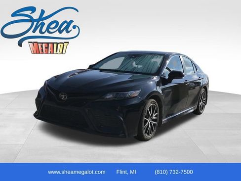 Used 2023 Toyota Camry SE AWD/4WD image 1