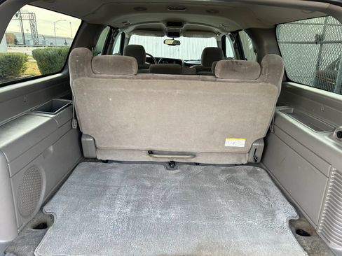 Used 2004 Chevrolet Suburban LS w/ Cargo Package RWD image 30