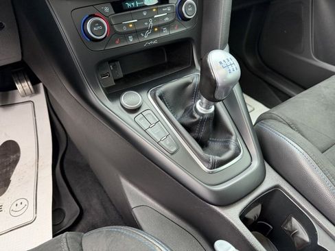 Used 2017 Ford Focus RS image 18
