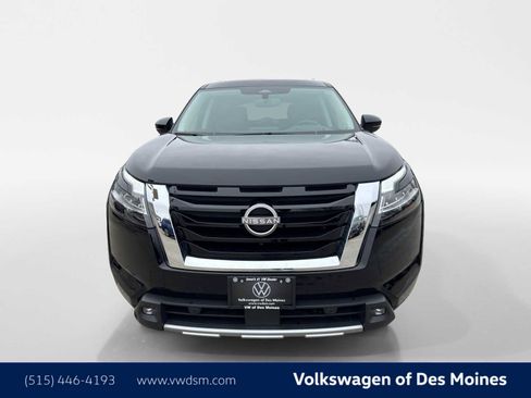 Used 2022 Nissan Pathfinder Platinum w/ Cargo Package image 8