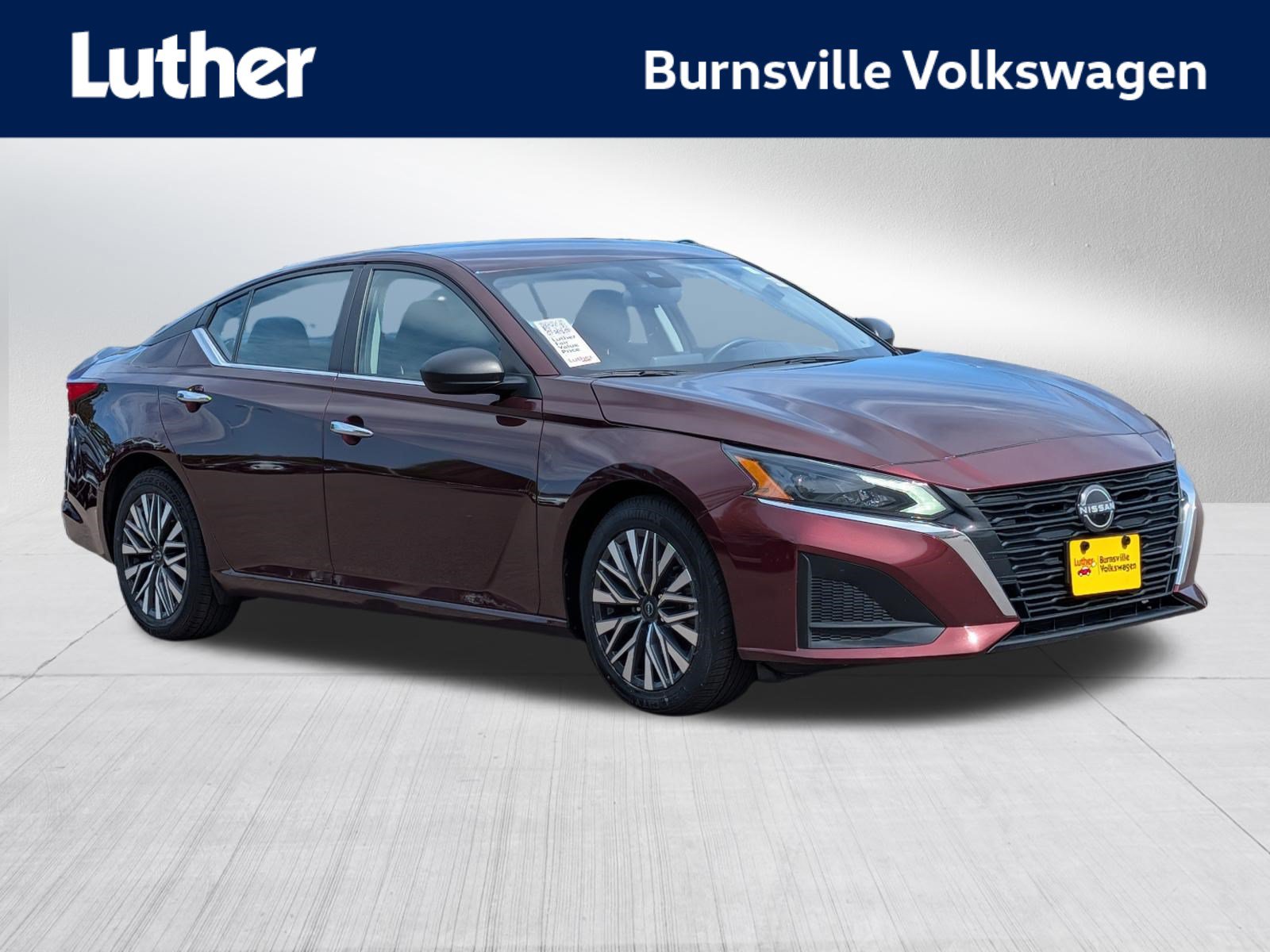 Used 2024 Nissan Altima 2.5 SV FWD image 1