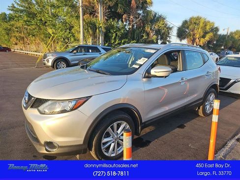 Used 2017 Nissan Rogue Sport SV w/ SV Premium Package image 1