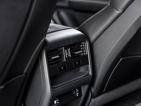 Certified 2022 Porsche Cayenne Turbo GT AWD/4WD image 39