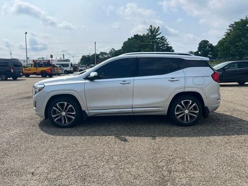 Used 2019 GMC Terrain Denali w/ Driver Alert Package II AWD/4WD image 4