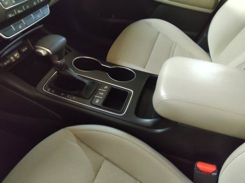 Used 2020 Kia Sorento LX w/ LX I4 Convenience Package image 26