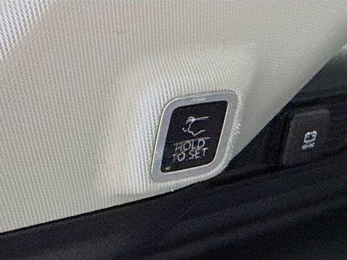 Used 2022 Jeep Grand Cherokee Limited 4xe image 32