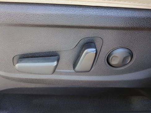 Used 2020 Kia Telluride EX w/ EX Premium Package image 19