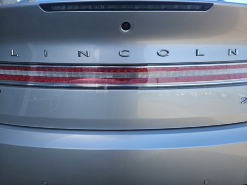 Used 2018 Lincoln MKZ Select image 21
