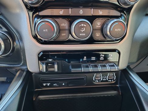 Certified 2019 RAM 1500 Big Horn AWD/4WD image 39
