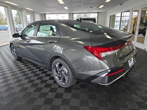 New 2026 Hyundai Elantra Limited image 6