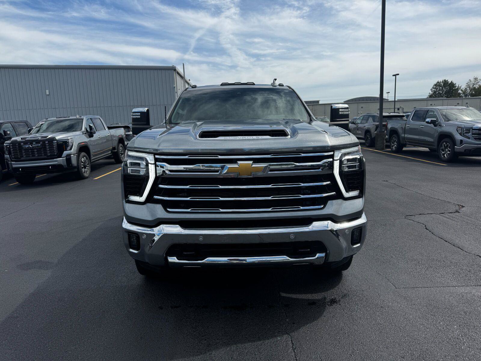 Used 2024 Chevrolet Silverado 2500 LTZ w/ LTZ Plus Package AWD/4WD image 13