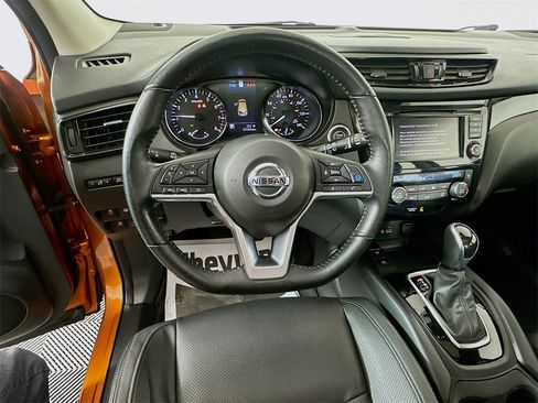 Used 2022 Nissan Rogue Sport SL w/ Premium Package image 11