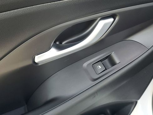 Used 2018 Hyundai Elantra GT Sport image 40