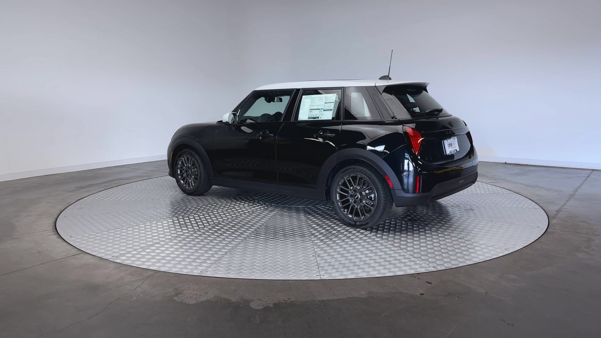 Used 2027 MINI Cooper S FWD image 6